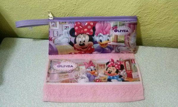 Necessaire higiene+toalha minnie